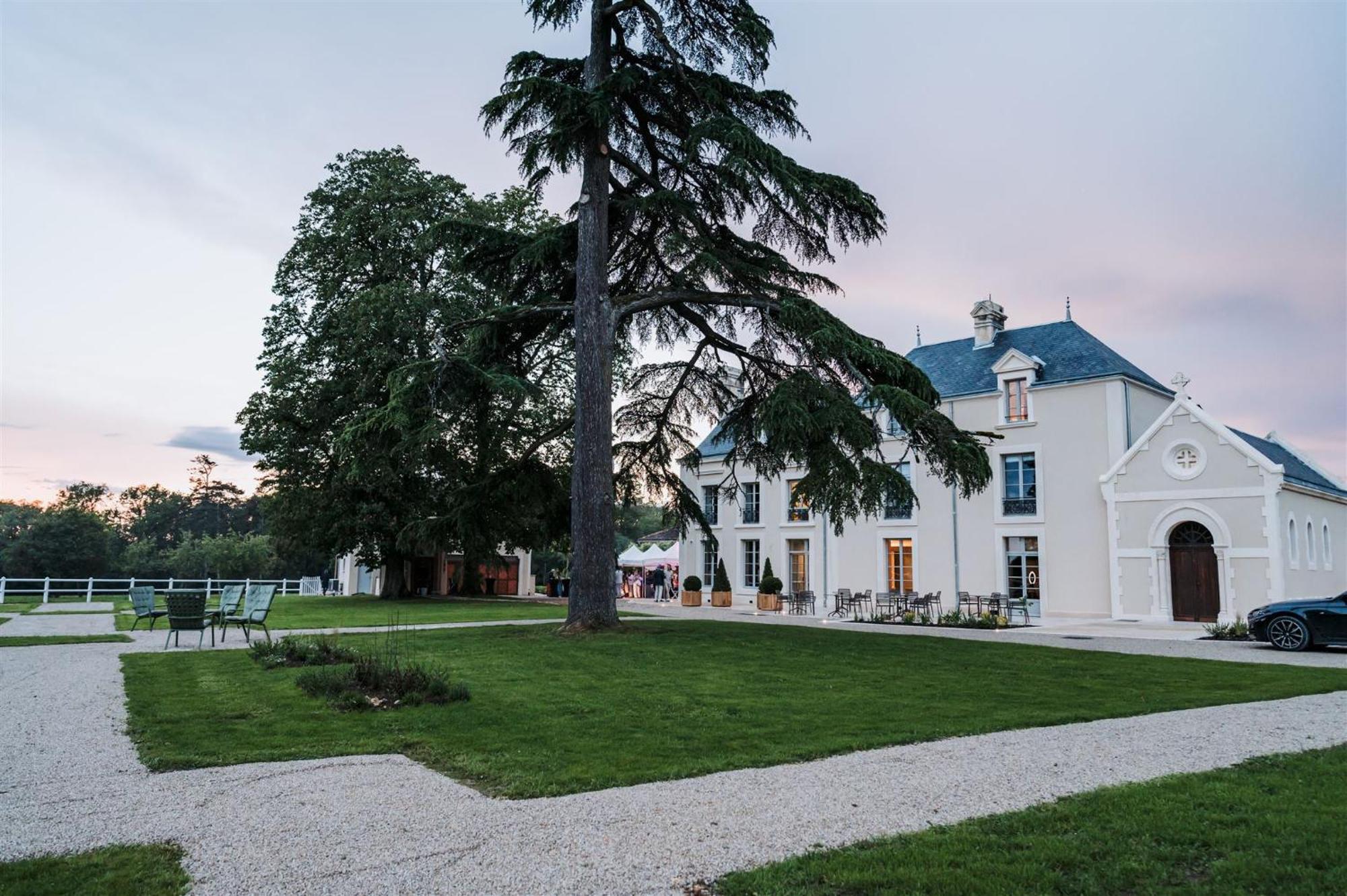 Hotel Domaine De L'Ecorcerie Fontaine-le-Comte Esterno foto